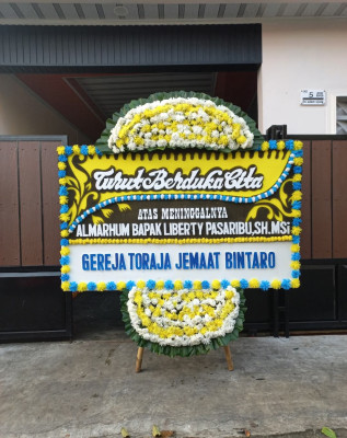 Papan Bunga Duka di Sekotong